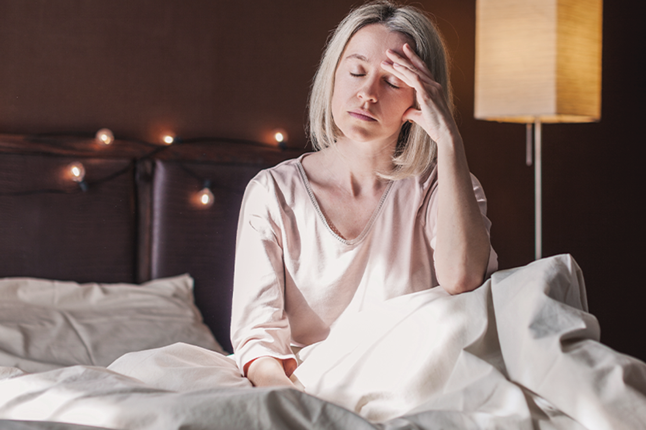Симптоми менопаузи у жінок – головний біль, втома та порушення сну