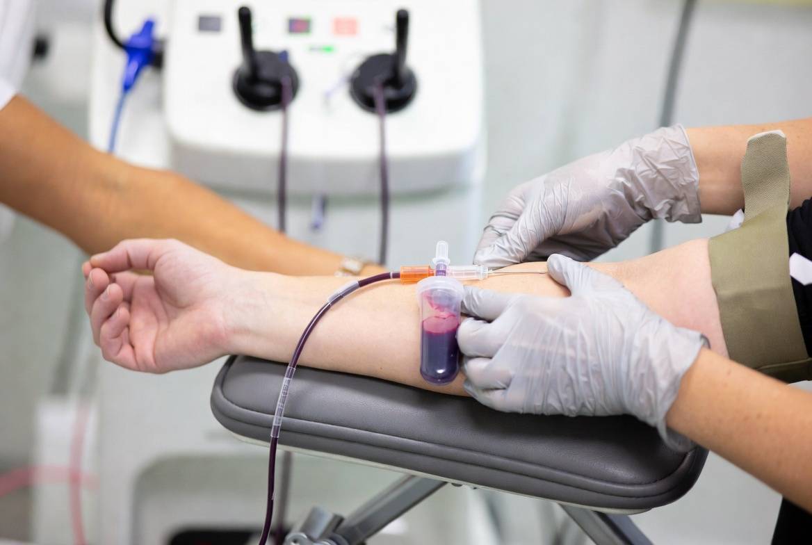 забір аналізів в лабораторії