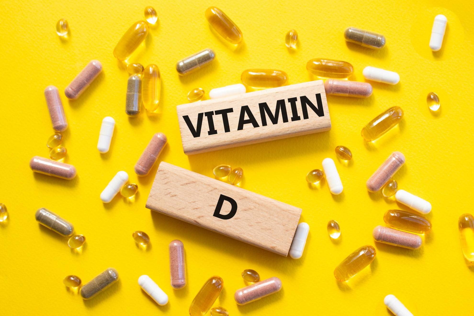 Вітамін D у капсулах і таблетках – добавки для підтримки імунітету та здоров’я кісток.